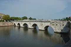 Міст Тіберія, Ріміні, Італія